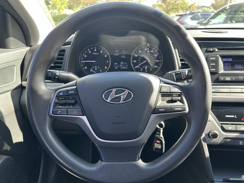 Hyundai Elantra SE 6AT 2018