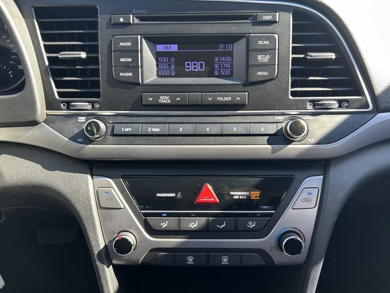 Hyundai Elantra SE 6AT 2018