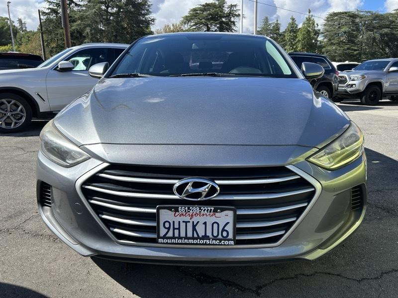 Hyundai Elantra SE 6AT 2018