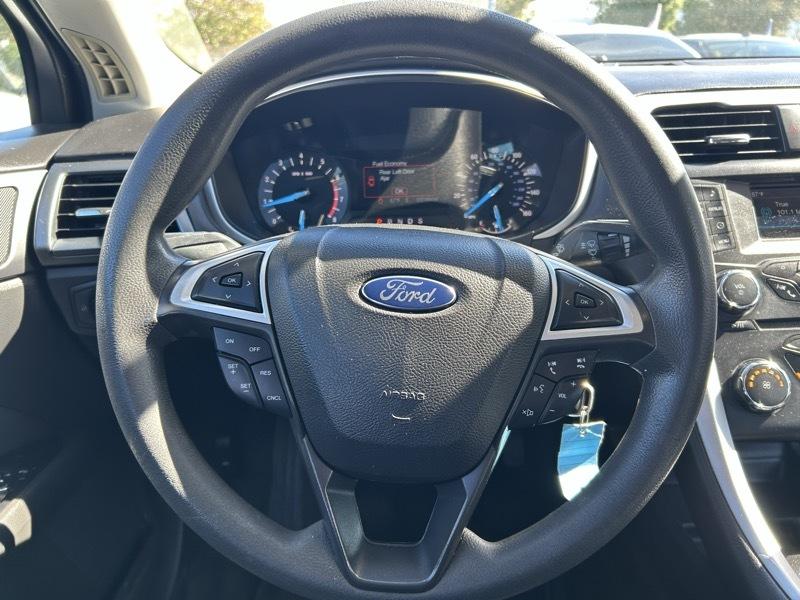 Ford Fusion SE 2015