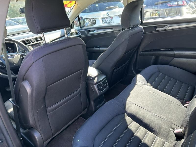 Ford Fusion SE 2015