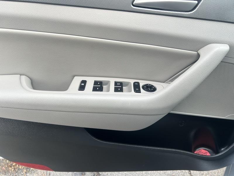 Hyundai Sonata Hybrid SE 2018