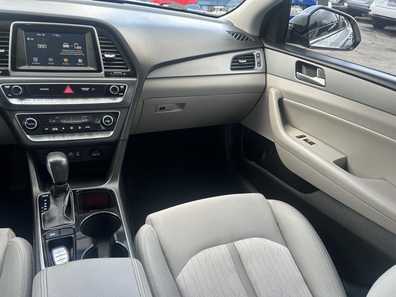 Hyundai Sonata Hybrid SE 2018