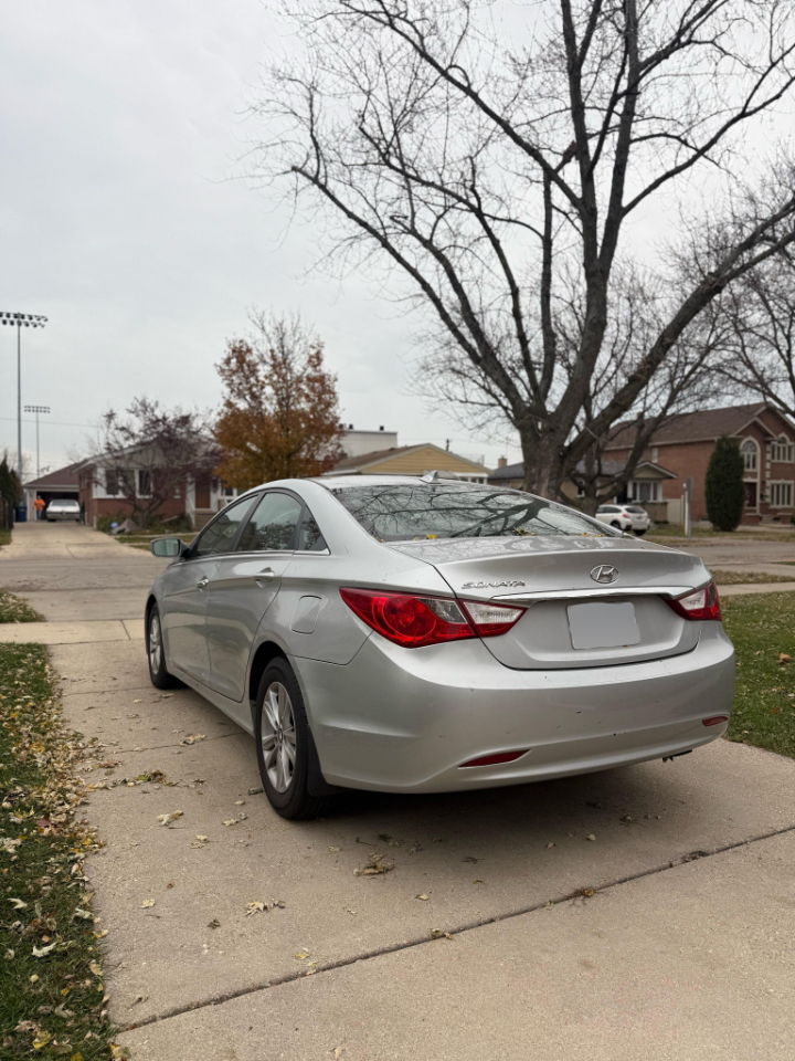 Hyundai Sonata GLS Manual 2012