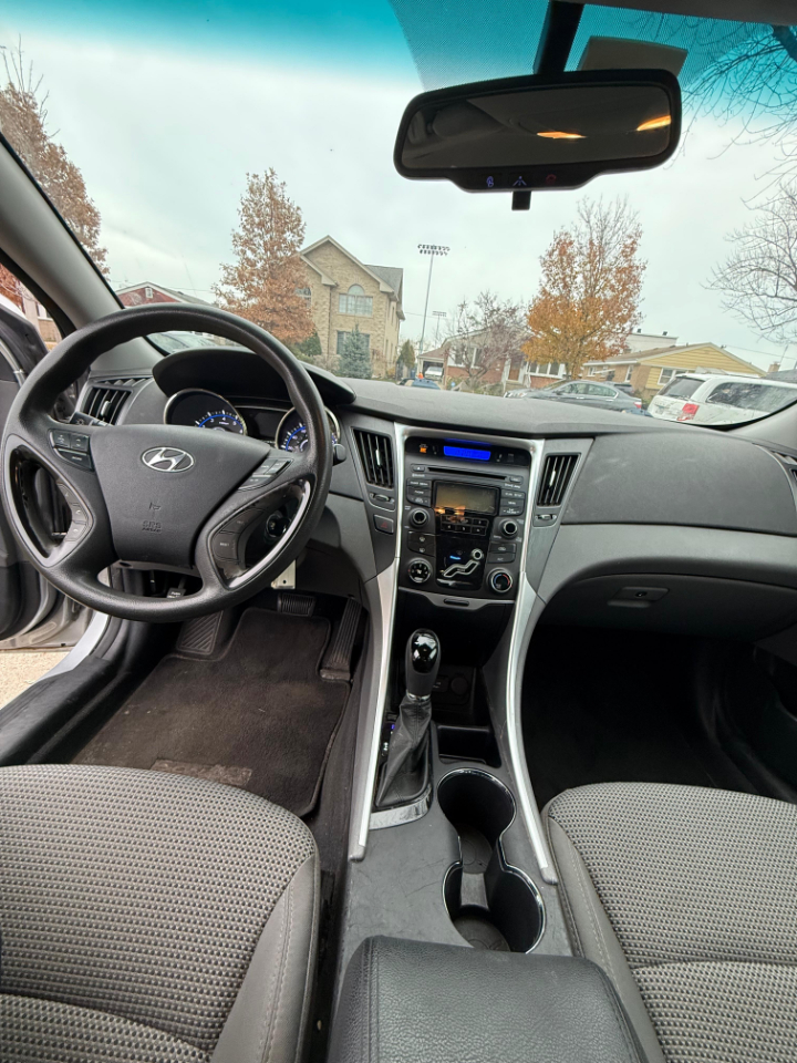 Hyundai Sonata GLS Manual 2012