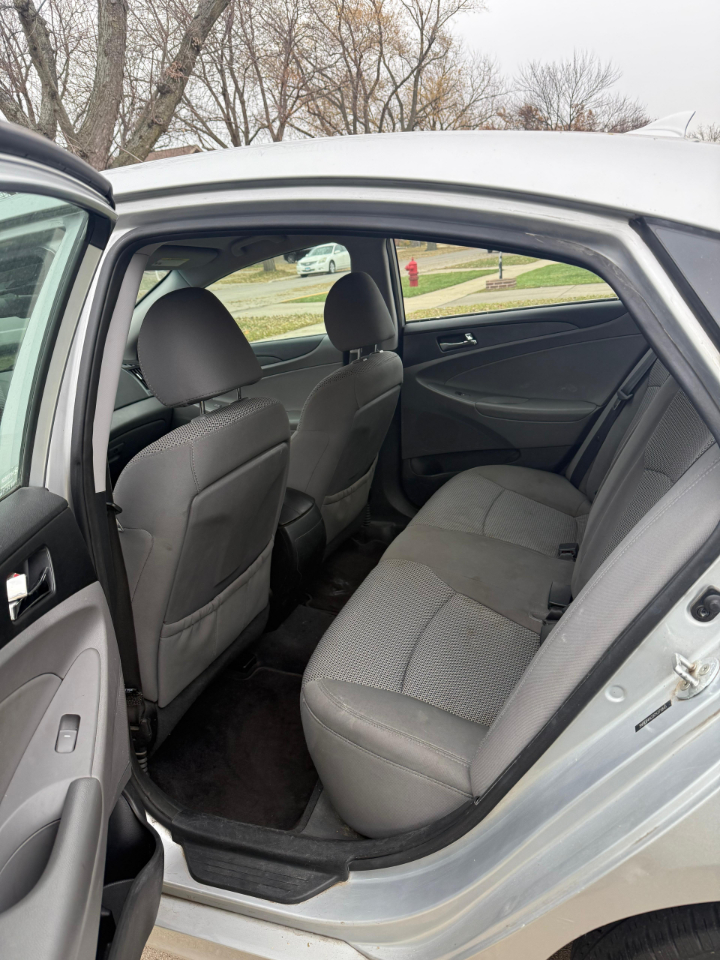 Hyundai Sonata GLS Manual 2012