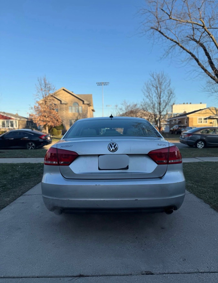 Volkswagen Passat 3.6L V6 SE w/Sunroof 2013