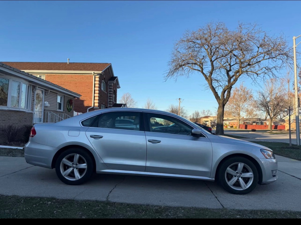 Volkswagen Passat 3.6L V6 SE w/Sunroof 2013
