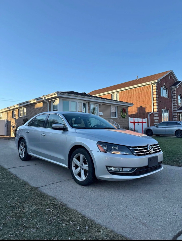 Volkswagen Passat 3.6L V6 SE w/Sunroof 2013