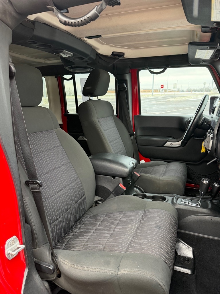 Jeep Wrangler Unlimited Sahara 4WD 2012