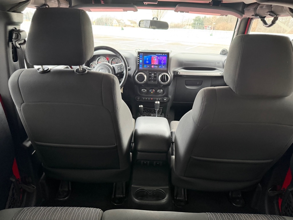 Jeep Wrangler Unlimited Sahara 4WD 2012