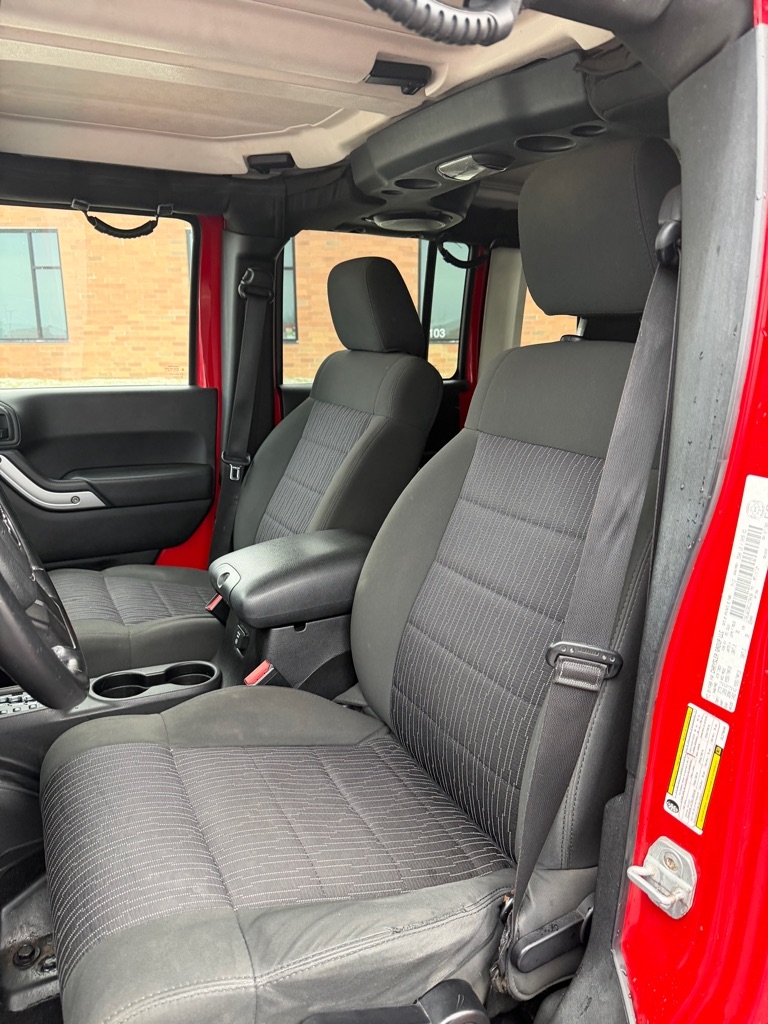 Jeep Wrangler Unlimited Sahara 4WD 2012