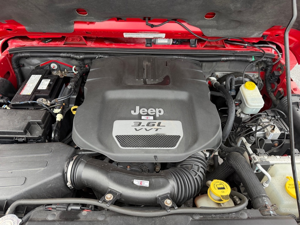 Jeep Wrangler Unlimited Sahara 4WD 2012