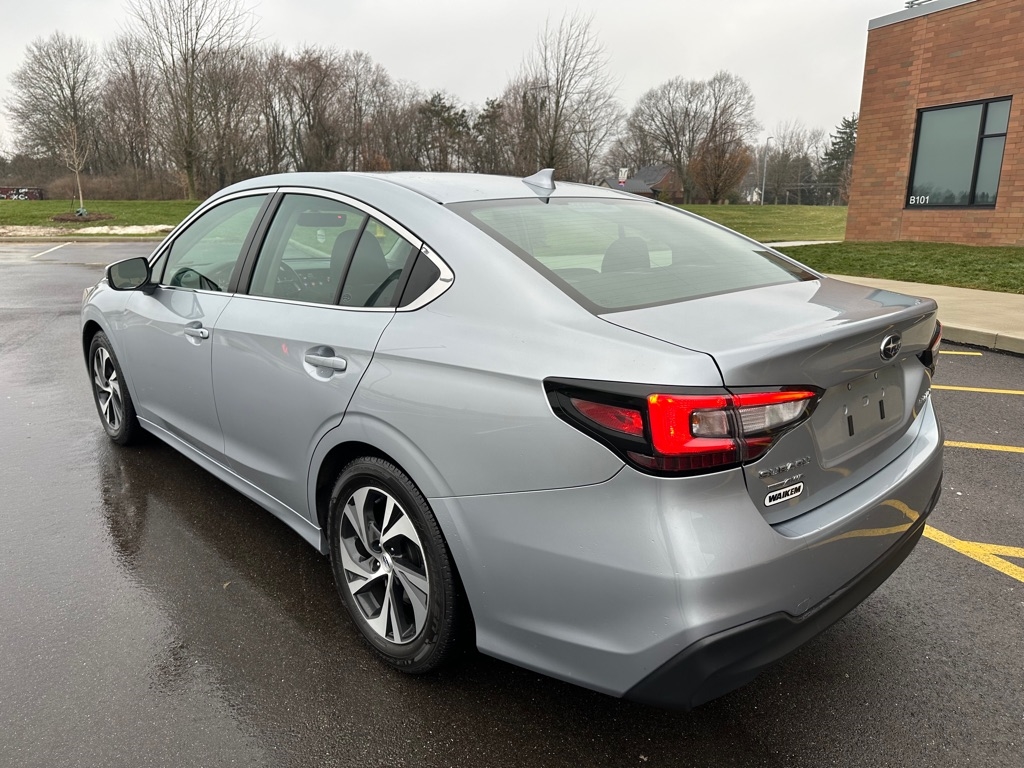 Subaru Legacy Premium 2021