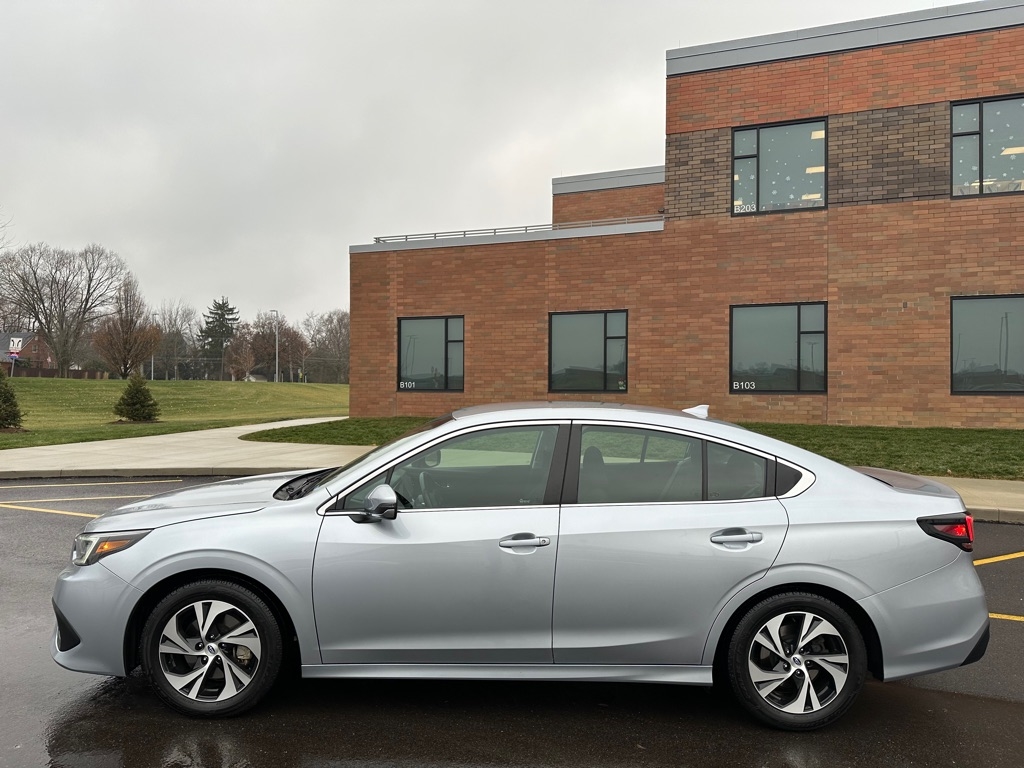 Subaru Legacy Premium 2021