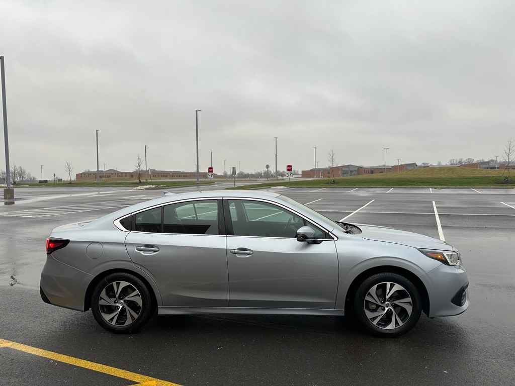 Subaru Legacy Premium 2021