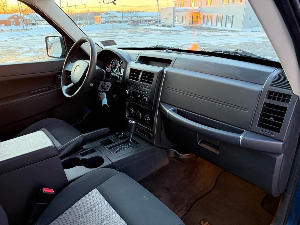 Jeep Liberty Sport 4WD 2010