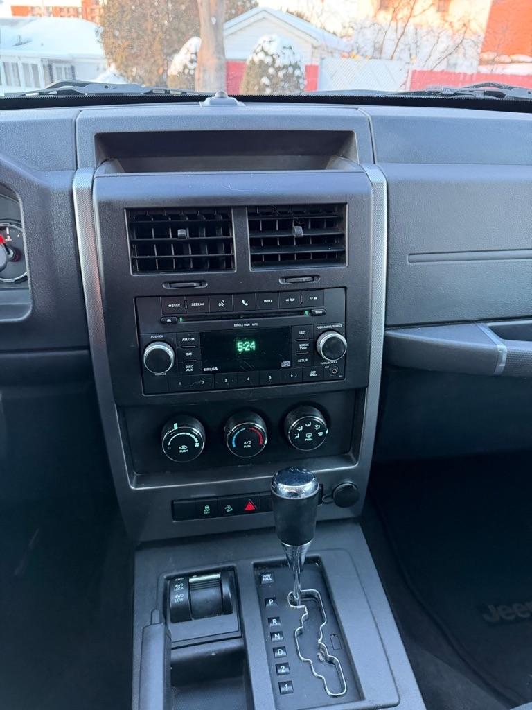 Jeep Liberty Sport 4WD 2010