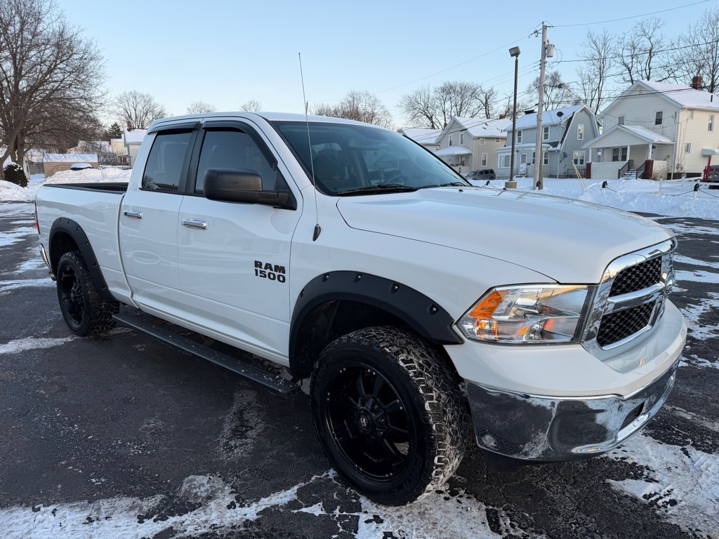 RAM 1500 SLT Quad Cab 4WD 2016