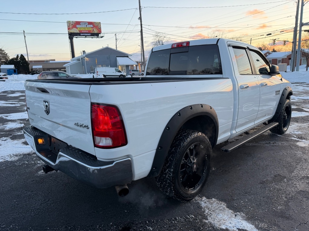 RAM 1500 SLT Quad Cab 4WD 2016