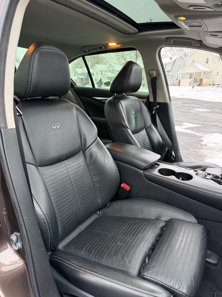 Infiniti Q50 Premium AWD 2014