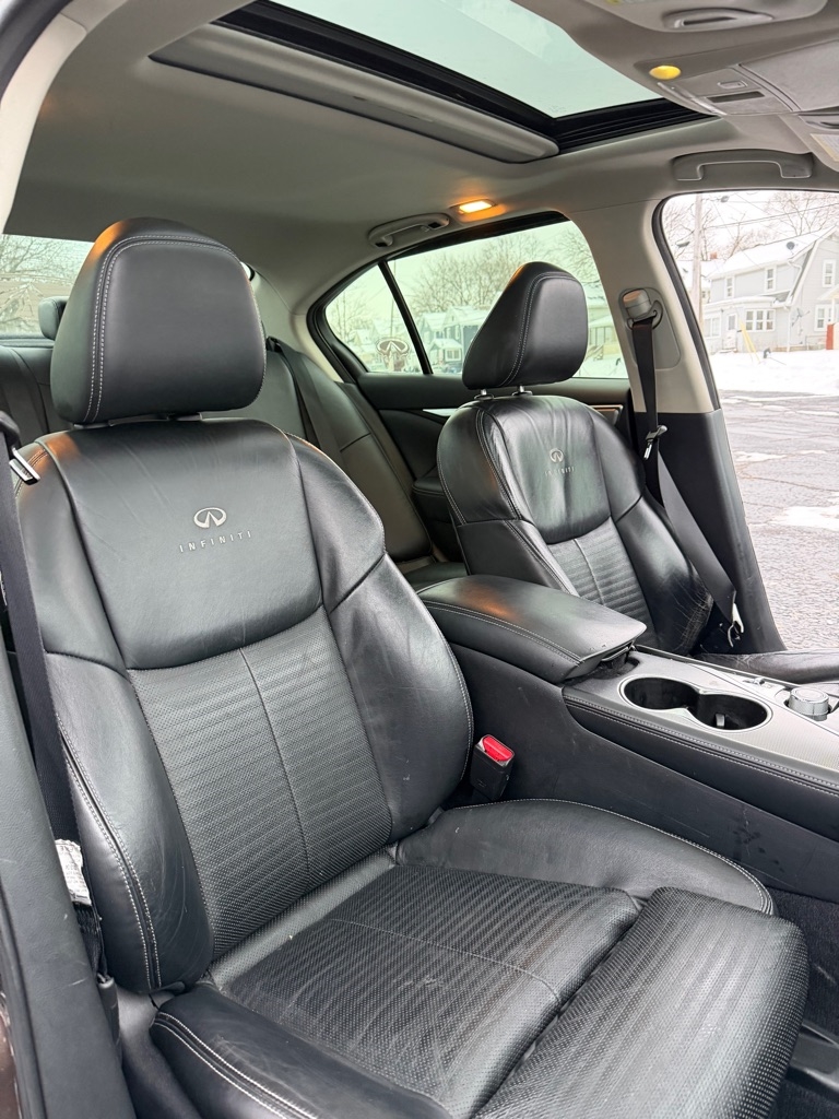 Infiniti Q50 Premium AWD 2014