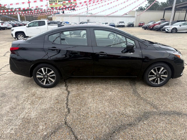 Nissan Versa SV 2021