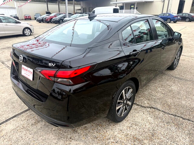 Nissan Versa SV 2021