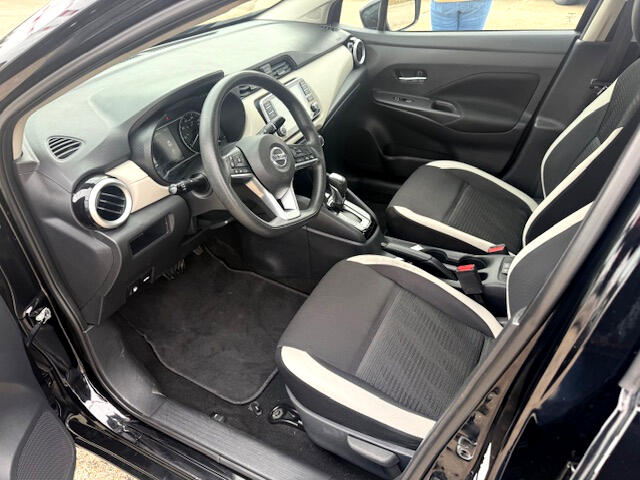 Nissan Versa SV 2021