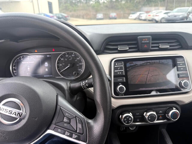 Nissan Versa SV 2021