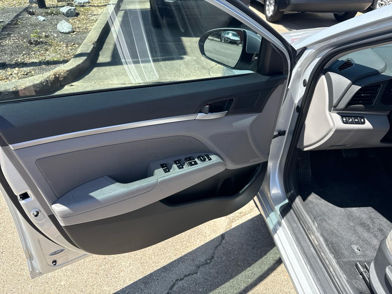 Hyundai Elantra Limited 2019