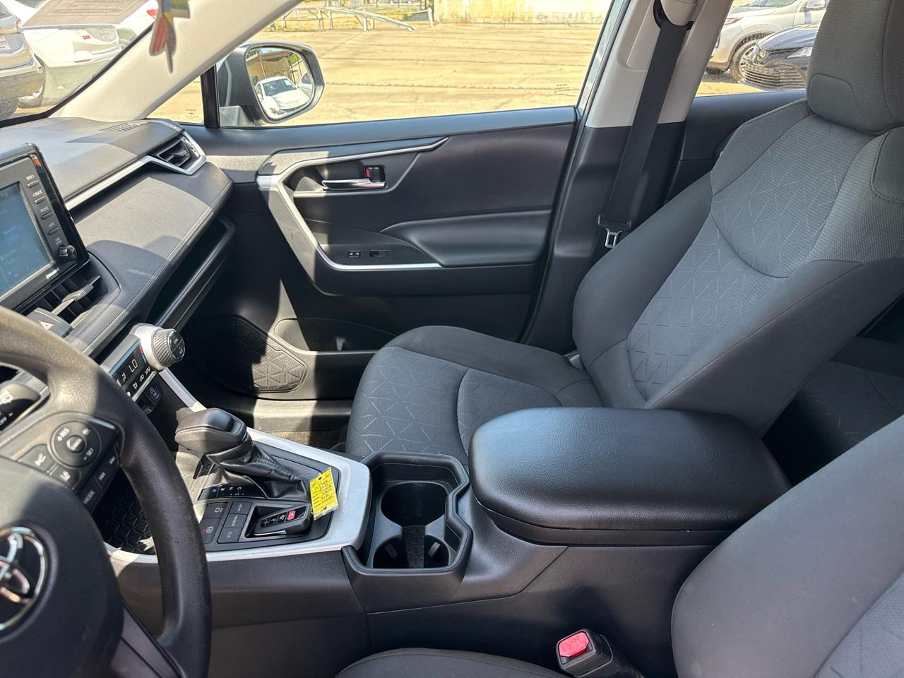 Toyota RAV4 XLE 2021