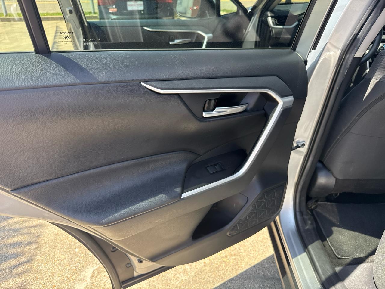 Toyota RAV4 XLE 2021