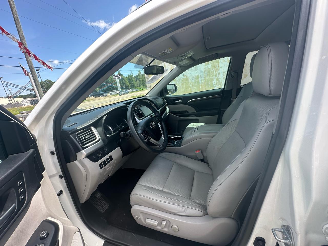 Toyota Highlander Limited FWD V6 2016