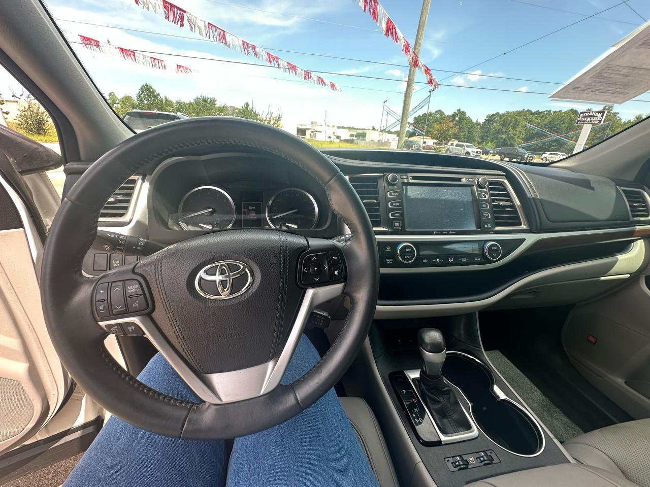 Toyota Highlander Limited FWD V6 2016
