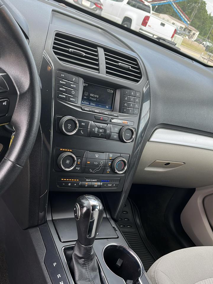 Ford Explorer Base FWD 2018
