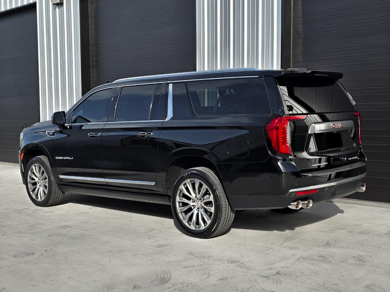 GMC Yukon XL Denali 4WD 2021