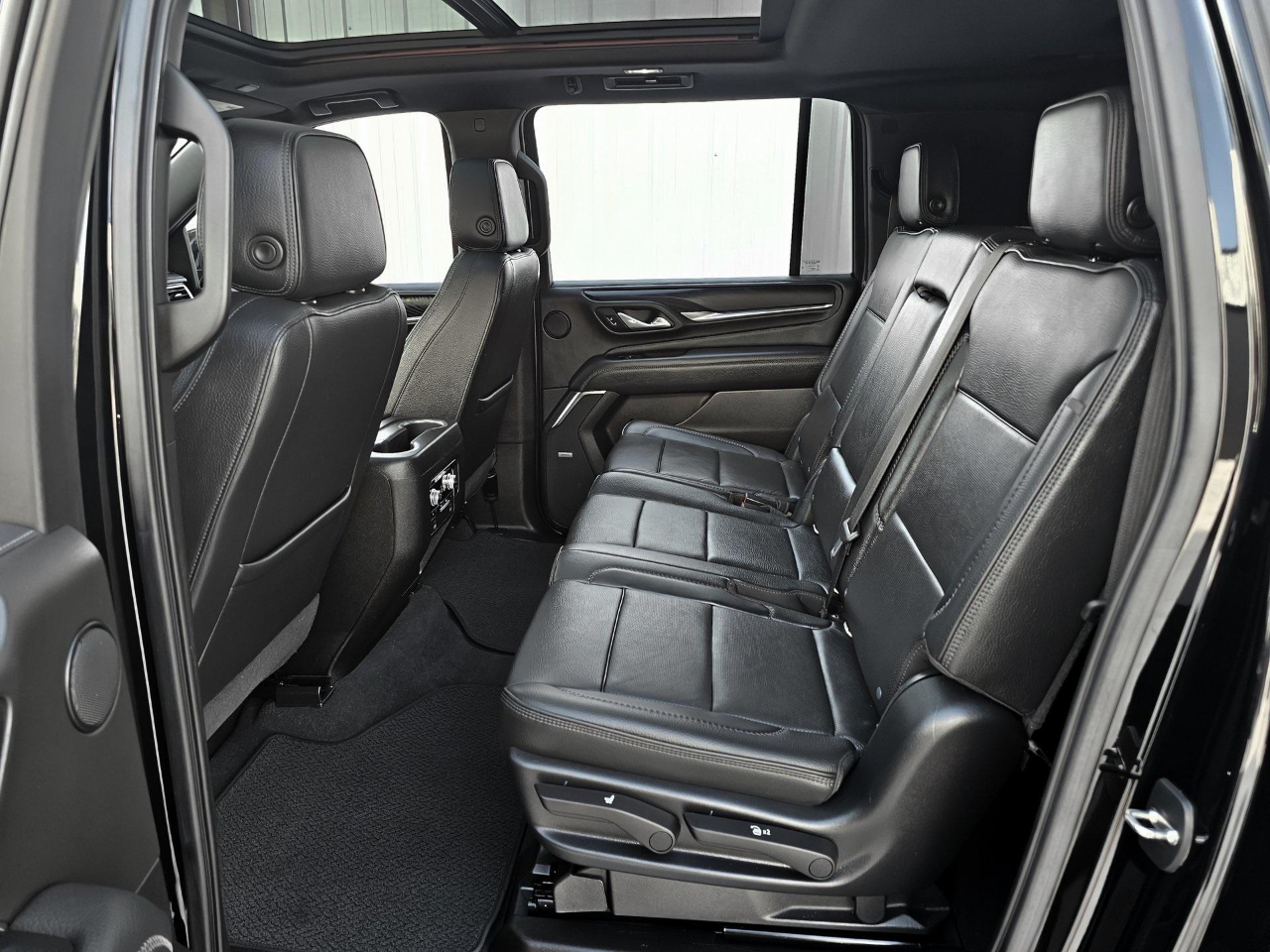 GMC Yukon XL Denali 4WD 2021