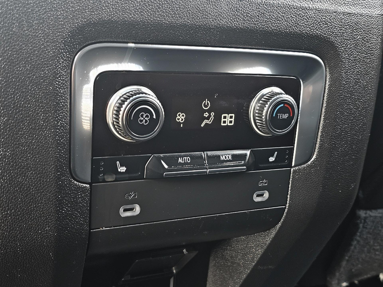 GMC Yukon XL Denali 4WD 2021