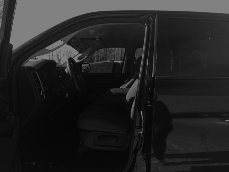 RAM 1500 Tradesman Crew Cab SWB 4WD 2017