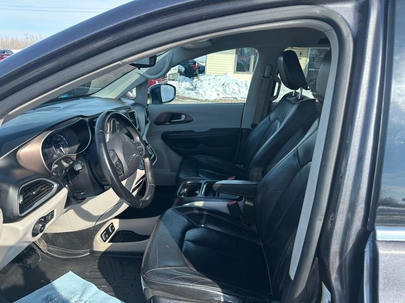 Chrysler Pacifica Touring-L 2017