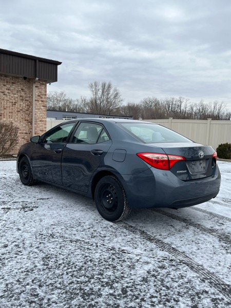 Toyota Corolla 4dr Sdn Auto LE (Natl) 2017