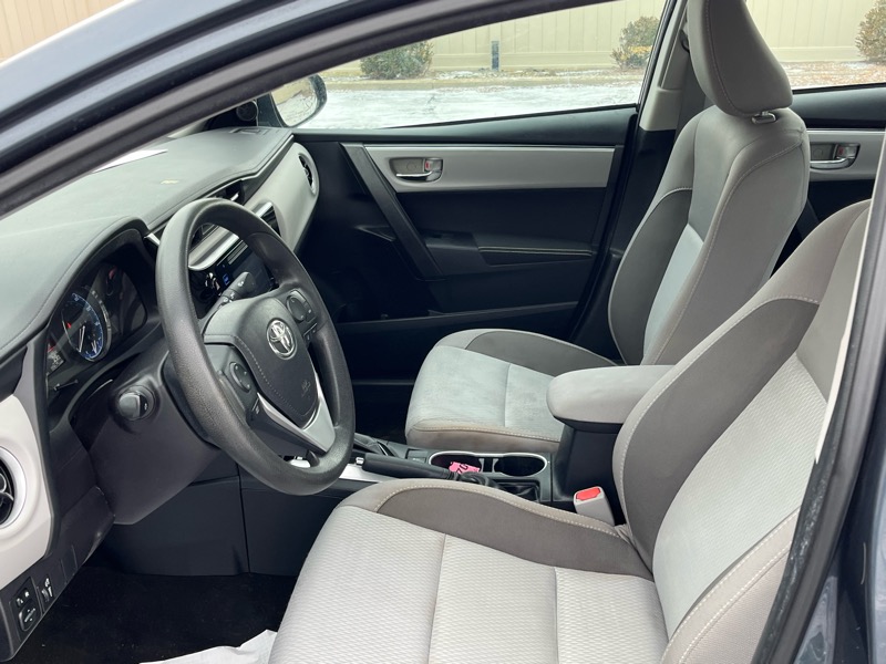 Toyota Corolla 4dr Sdn Auto LE (Natl) 2017