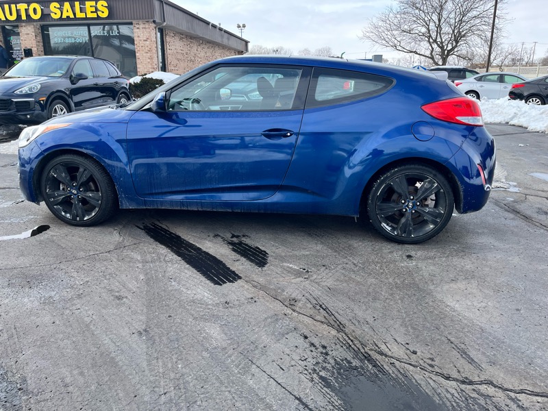 Hyundai Veloster Base 6MT 2017