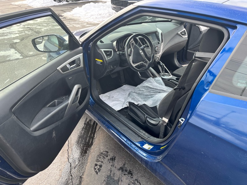 Hyundai Veloster Base 6MT 2017