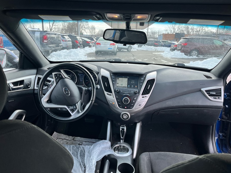 Hyundai Veloster Base 6MT 2017