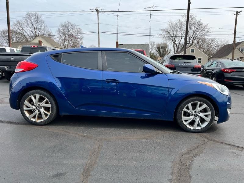 Hyundai Veloster Base 6MT 2017
