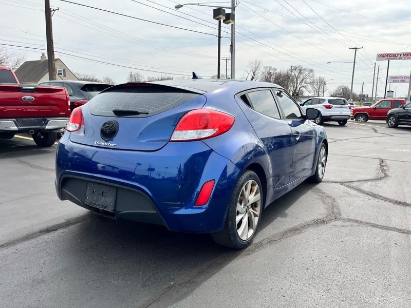 Hyundai Veloster Base 6MT 2017