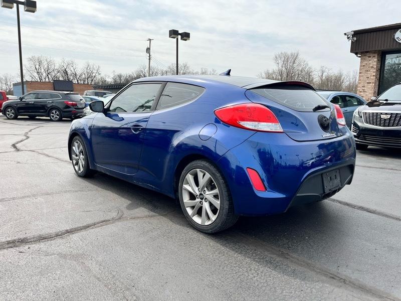 Hyundai Veloster Base 6MT 2017