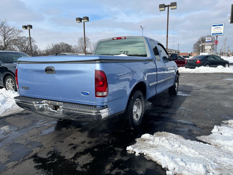 Ford F-150 SuperCab Short Bed 2WD 1997